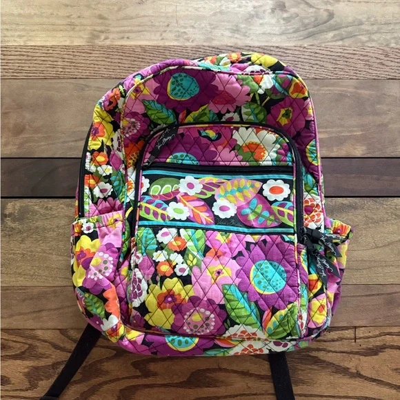Vera Bradley Colorful Floral Quilted Backpack Amazon.com: Vera Bradley Women main image 3